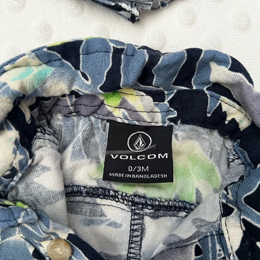 NWOT Volcom Baby Romper with bucket hat